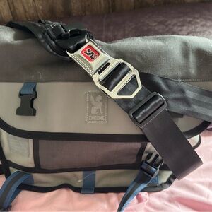 CHROME BRAND MESSENGER BAG